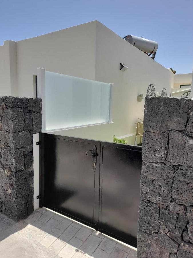 Bungalow Paseo Del Mar- Playa Roca Residence Sea Front Access - Free Ac - Wifi Costa Teguise Eksteriør bilde